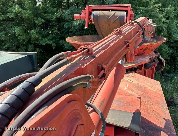 image for item DW7091 Morbark 1200XL tub grinder