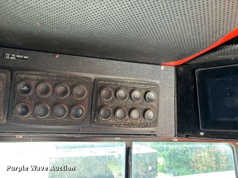 image for item DW7091 Morbark 1200XL tub grinder