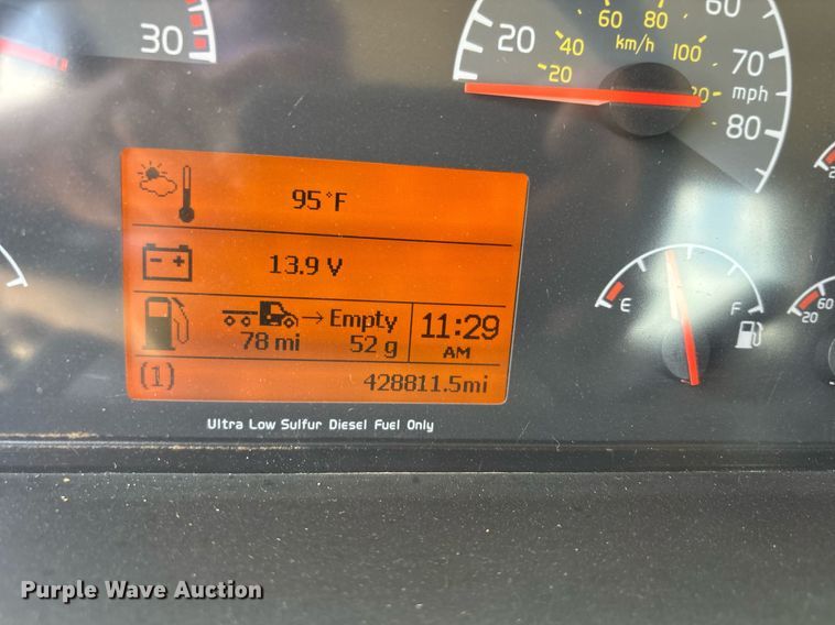 image for item DW7092 2013 Volvo VNM semi truck