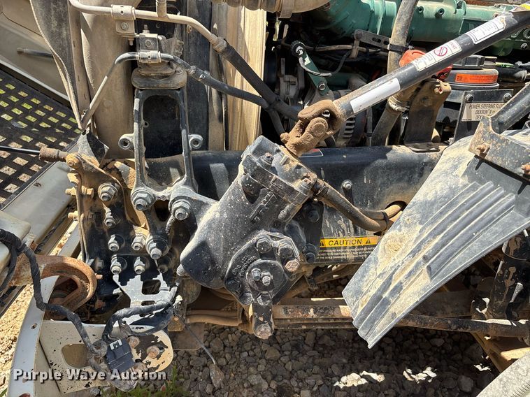 image for item DW7092 2013 Volvo VNM semi truck