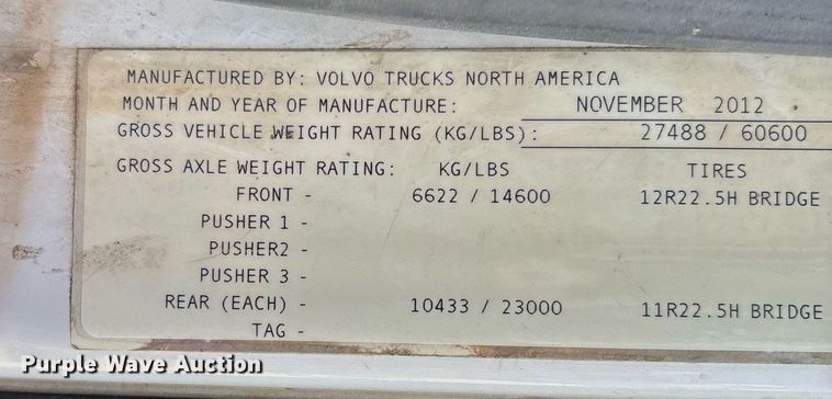 image for item DW7092 2013 Volvo VNM semi truck