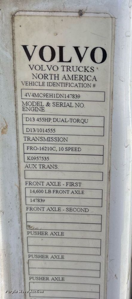 image for item DW7092 2013 Volvo VNM semi truck