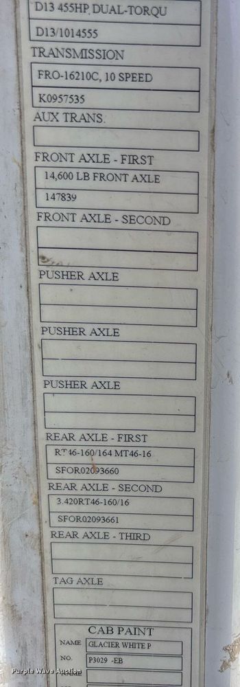 image for item DW7092 2013 Volvo VNM semi truck