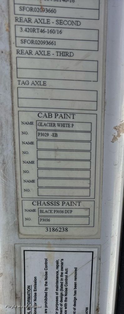 image for item DW7092 2013 Volvo VNM semi truck