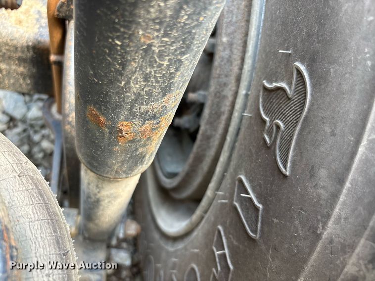 image for item DW7093 2015 Volvo VNL semi truck