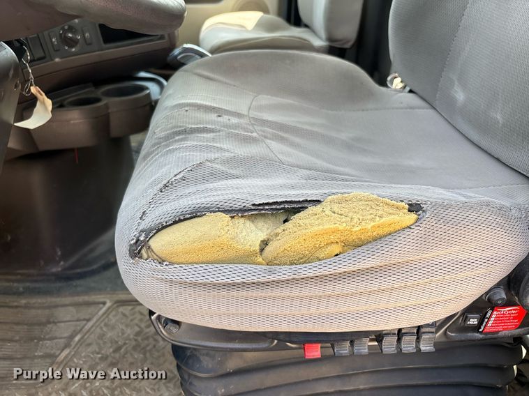 image for item DW7093 2015 Volvo VNL semi truck