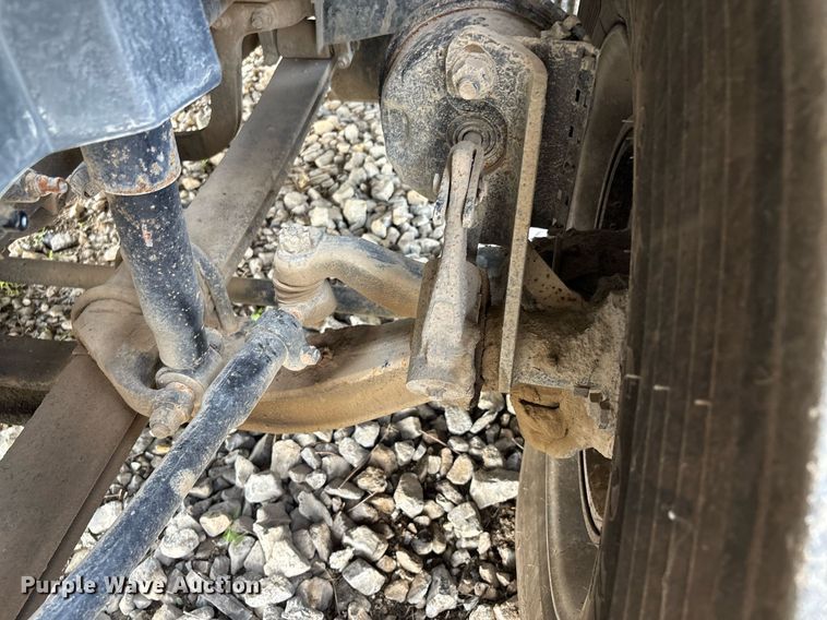 image for item DW7093 2015 Volvo VNL semi truck