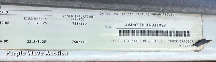 image for item DW7093 2015 Volvo VNL semi truck