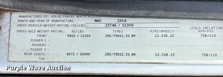 image for item DW7093 2015 Volvo VNL semi truck