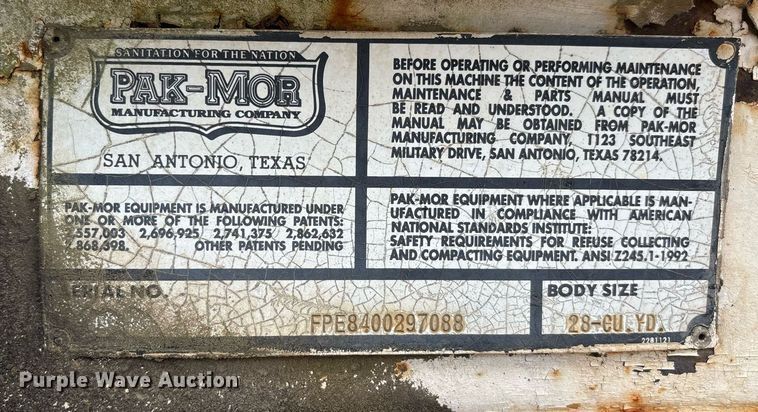 image for item DW7094 1997 Volvo Xpeditor refuse truck