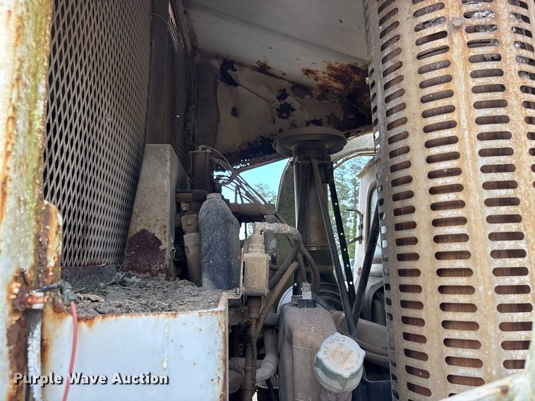 image for item DW7094 1997 Volvo Xpeditor refuse truck