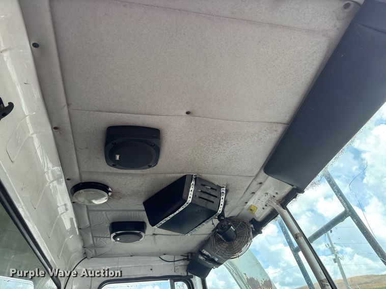 image for item DW7094 1997 Volvo Xpeditor refuse truck