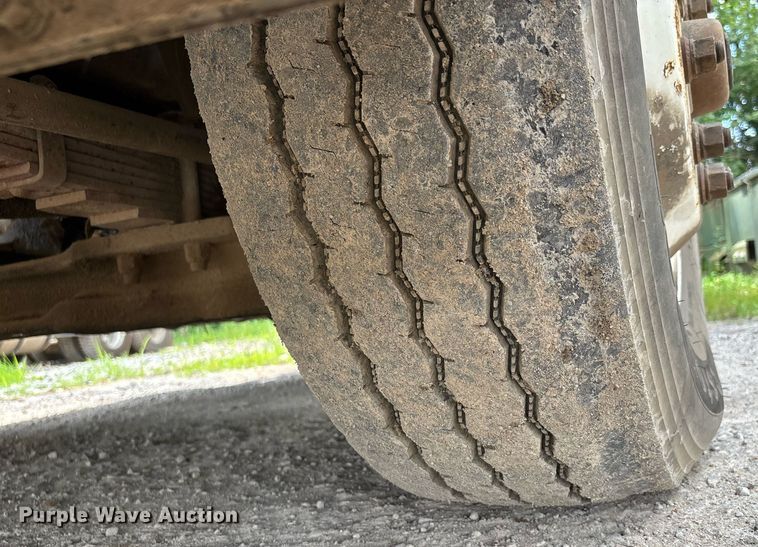 image for item DW7094 1997 Volvo Xpeditor refuse truck