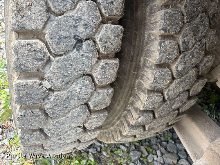 image for item DW7094 1997 Volvo Xpeditor refuse truck