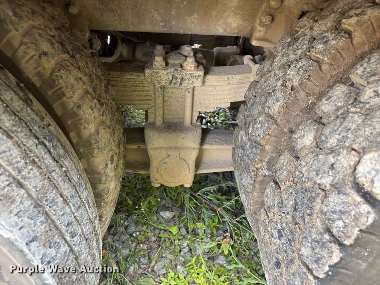 image for item DW7094 1997 Volvo Xpeditor refuse truck