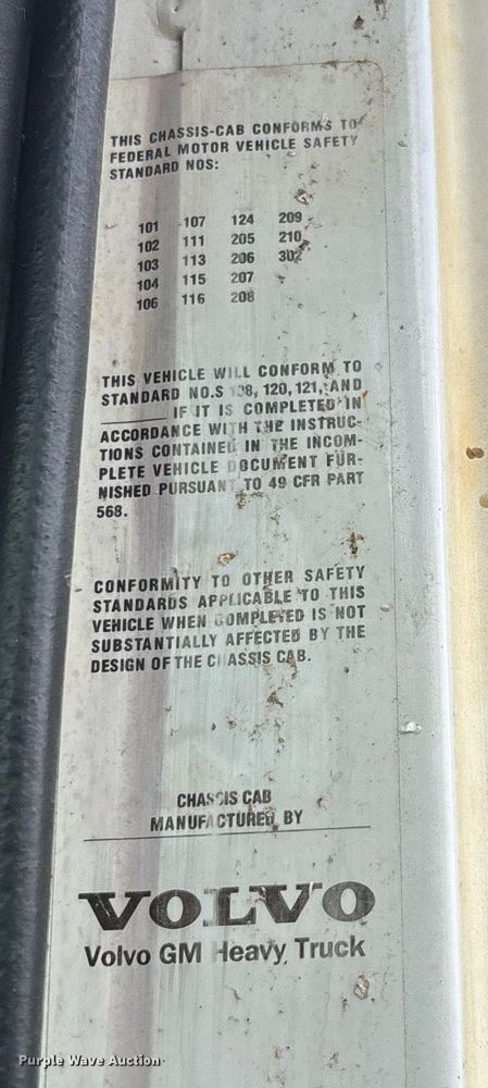 image for item DW7094 1997 Volvo Xpeditor refuse truck