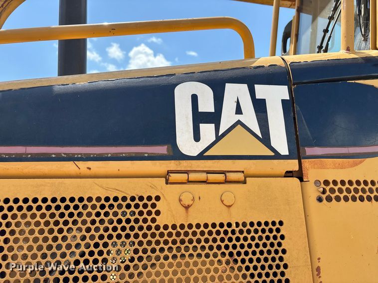 image for item DW7095 2006 Caterpillar D5N XL dozer