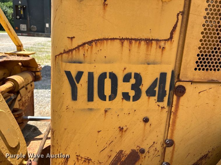 image for item DW7095 2006 Caterpillar D5N XL dozer