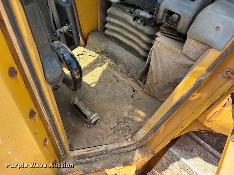 image for item DW7095 2006 Caterpillar D5N XL dozer