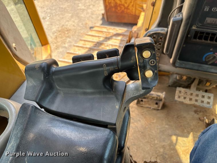 image for item DW7095 2006 Caterpillar D5N XL dozer