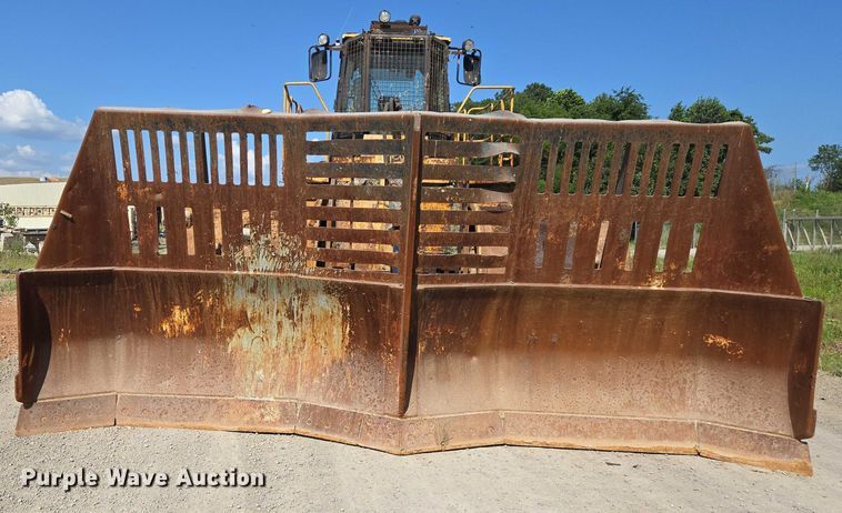 image for item DW7096 2001 Caterpillar 836G landfill compactor