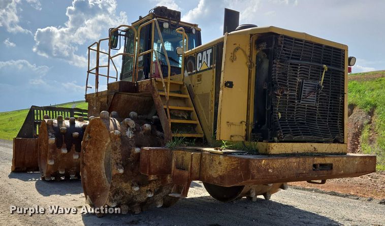 image for item DW7096 2001 Caterpillar 836G landfill compactor