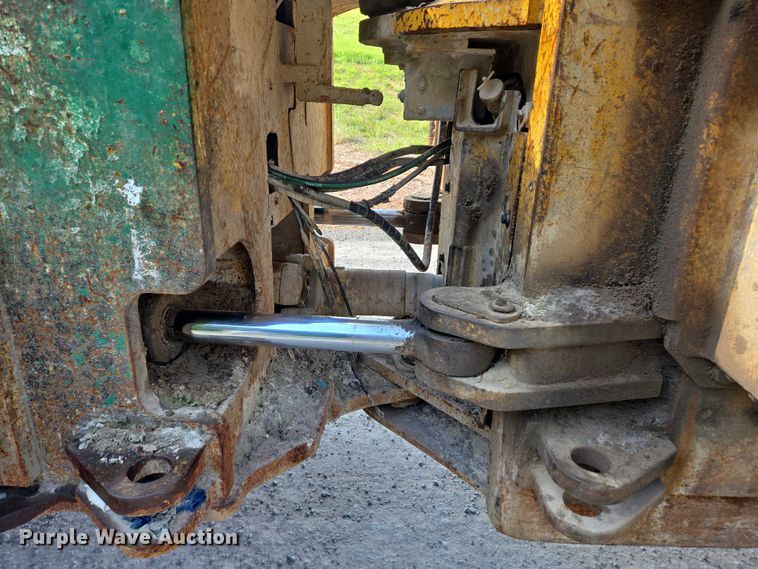 image for item DW7096 2001 Caterpillar 836G landfill compactor