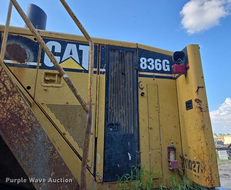 image for item DW7096 2001 Caterpillar 836G landfill compactor