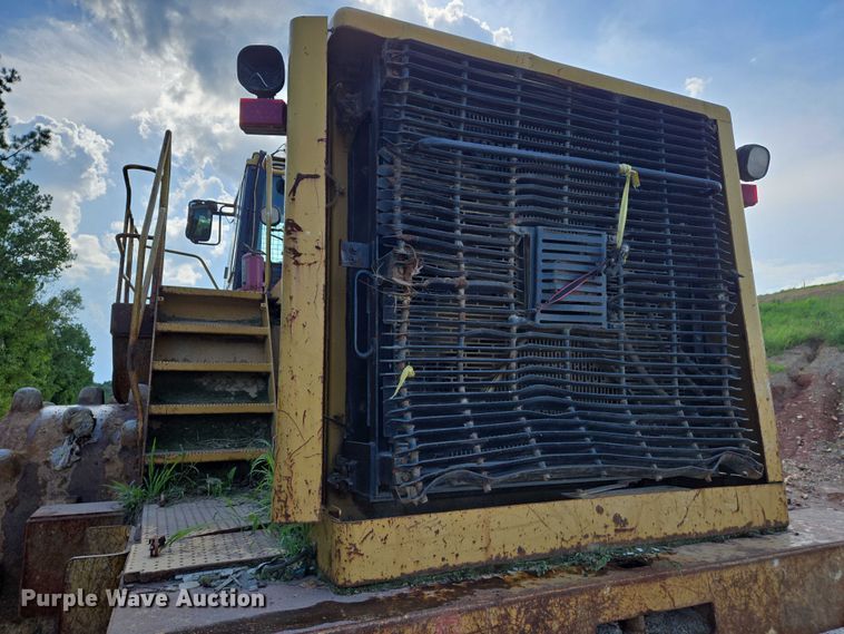 image for item DW7096 2001 Caterpillar 836G landfill compactor