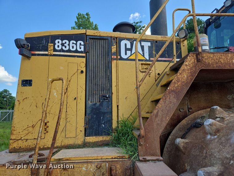 image for item DW7096 2001 Caterpillar 836G landfill compactor