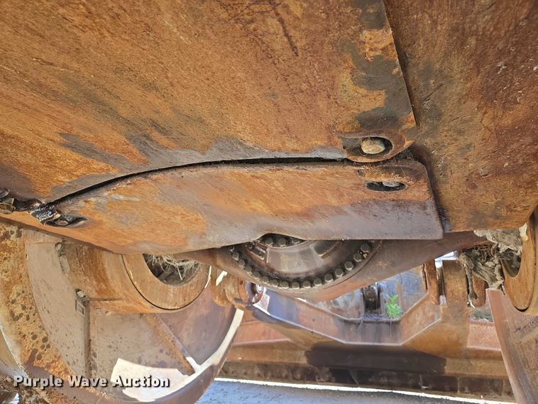 image for item DW7096 2001 Caterpillar 836G landfill compactor