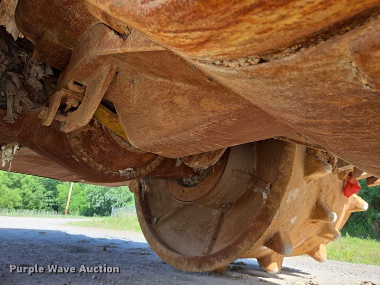 image for item DW7096 2001 Caterpillar 836G landfill compactor