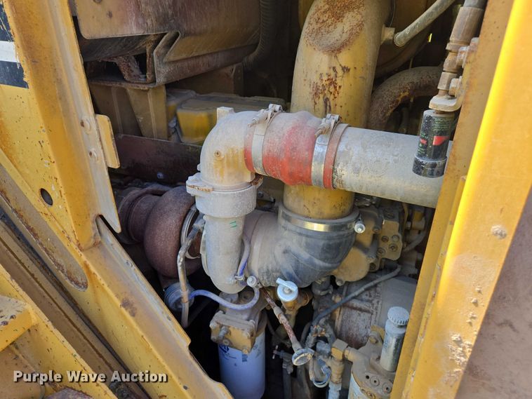 image for item DW7096 2001 Caterpillar 836G landfill compactor