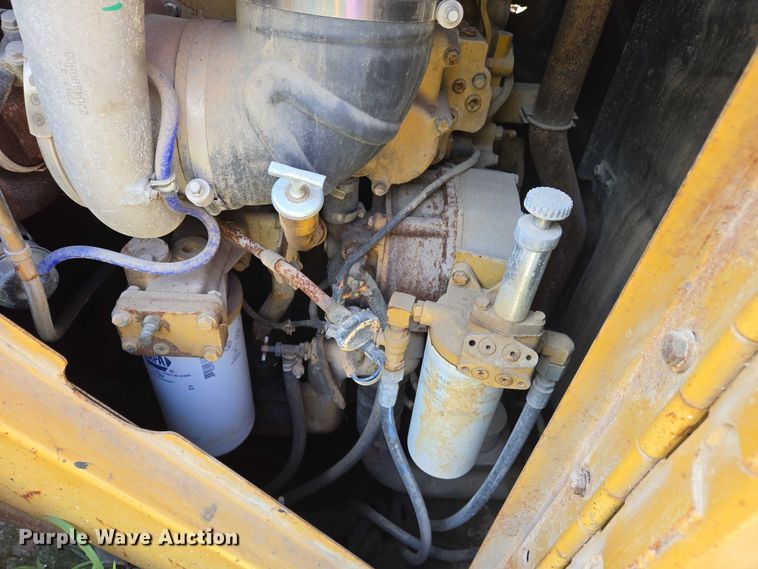 image for item DW7096 2001 Caterpillar 836G landfill compactor