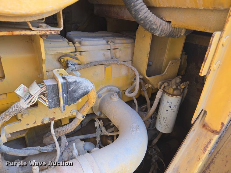 image for item DW7096 2001 Caterpillar 836G landfill compactor