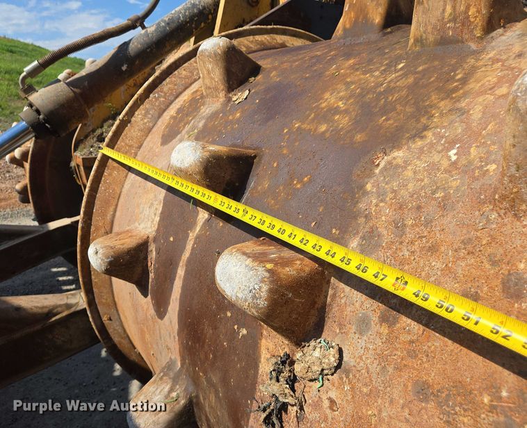 image for item DW7096 2001 Caterpillar 836G landfill compactor