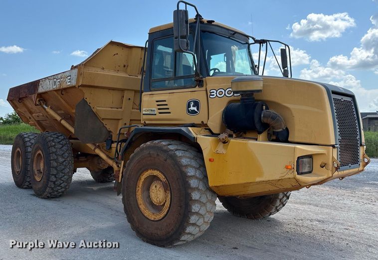 image for item DW7097 2006 John Deere 300D haul truck