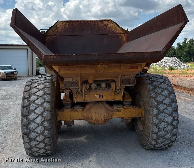 image for item DW7097 2006 John Deere 300D haul truck