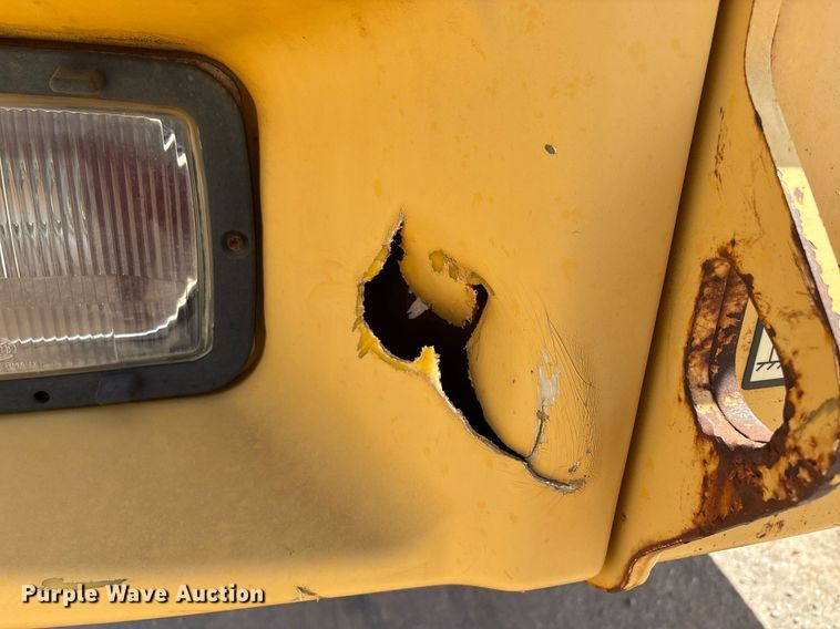 image for item DW7097 2006 John Deere 300D haul truck