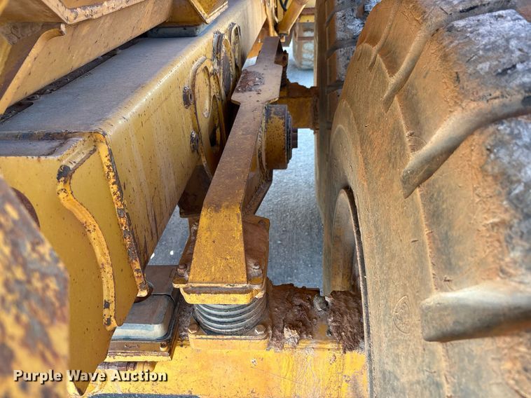 image for item DW7097 2006 John Deere 300D haul truck