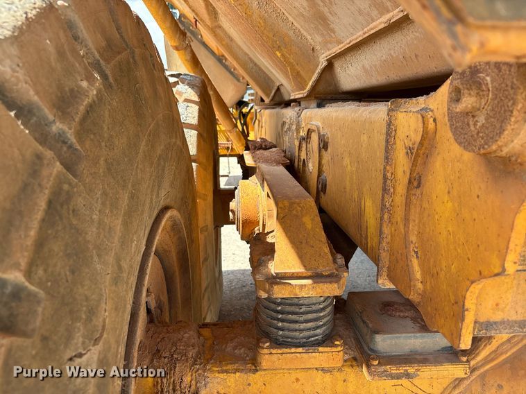 image for item DW7097 2006 John Deere 300D haul truck