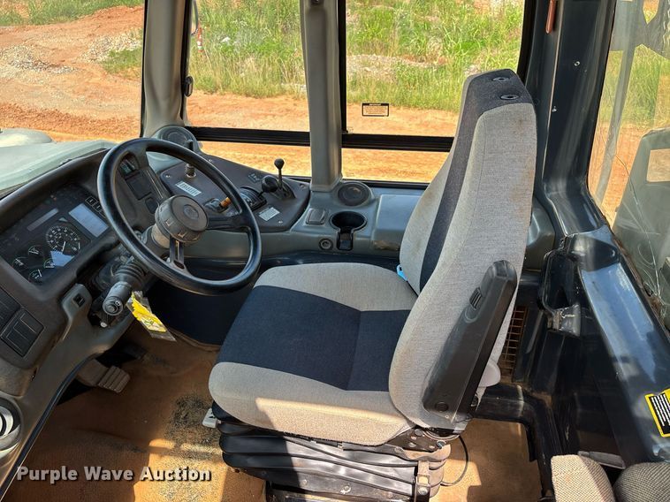 image for item DW7097 2006 John Deere 300D haul truck