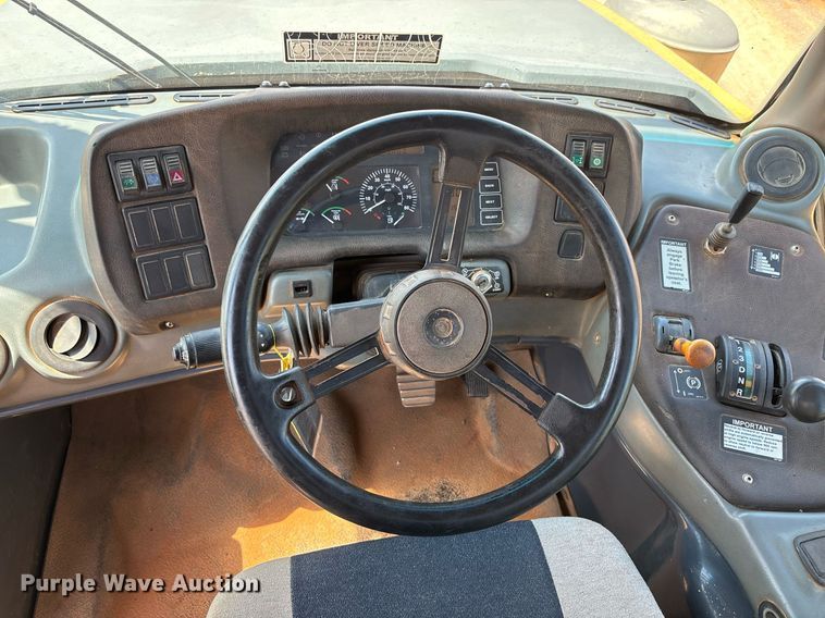 image for item DW7097 2006 John Deere 300D haul truck