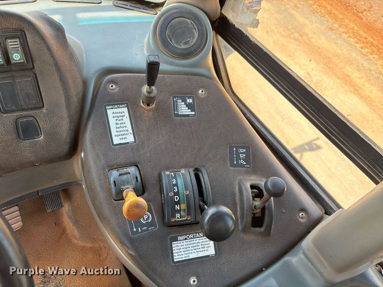 image for item DW7097 2006 John Deere 300D haul truck