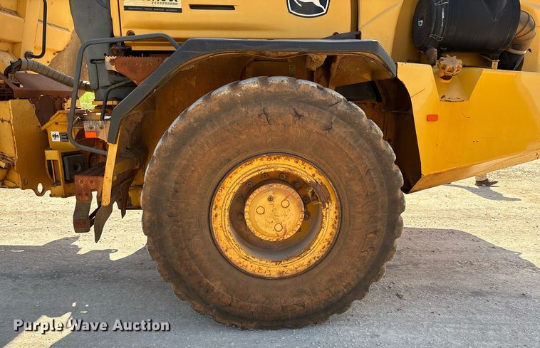 image for item DW7097 2006 John Deere 300D haul truck