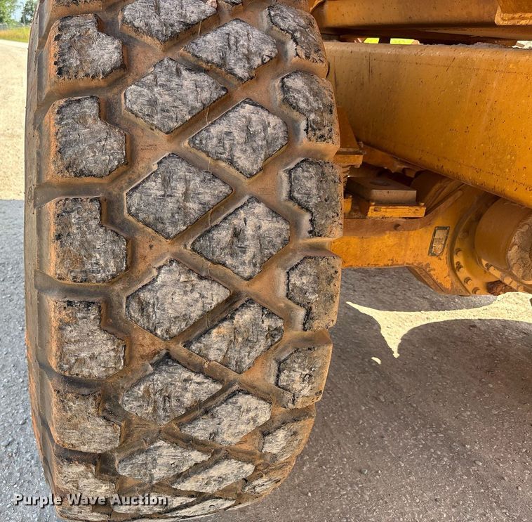 image for item DW7097 2006 John Deere 300D haul truck