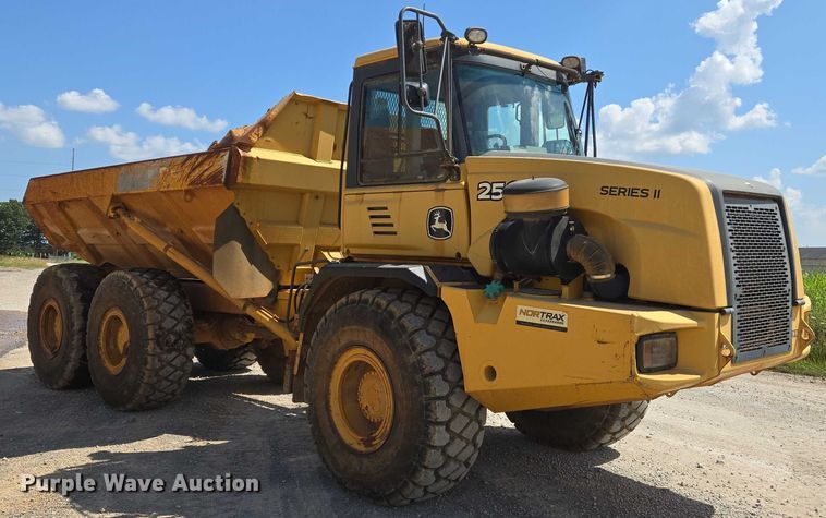 image for item DW7098 2011 John Deere 250D Series II haul truck