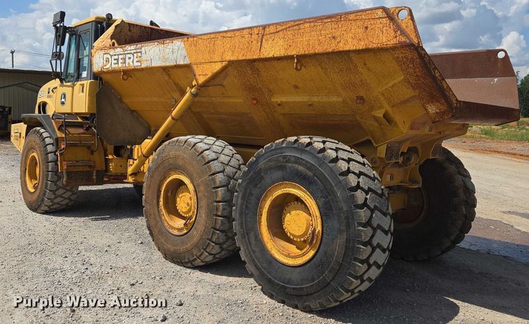 image for item DW7098 2011 John Deere 250D Series II haul truck