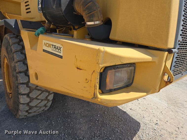 image for item DW7098 2011 John Deere 250D Series II haul truck