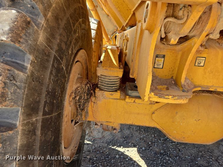 image for item DW7098 2011 John Deere 250D Series II haul truck